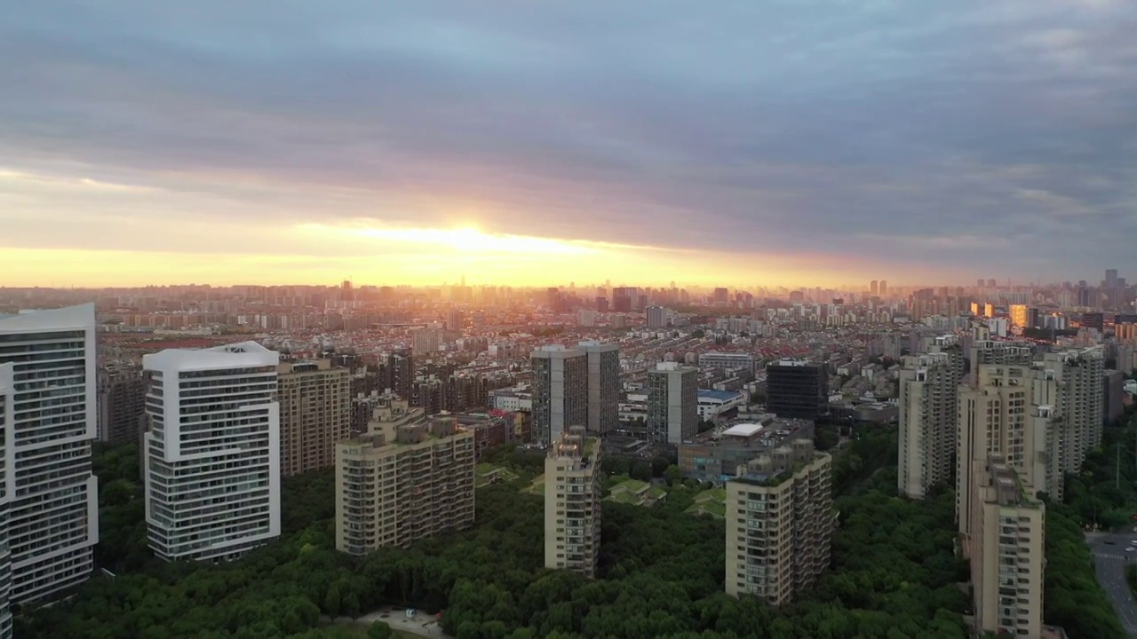 上海普陀区万里街道航拍日出视频素材