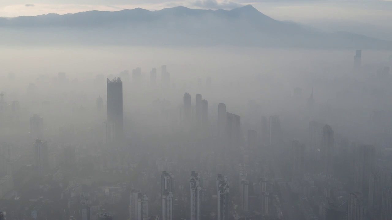 航拍城市天空之下的风景视频素材