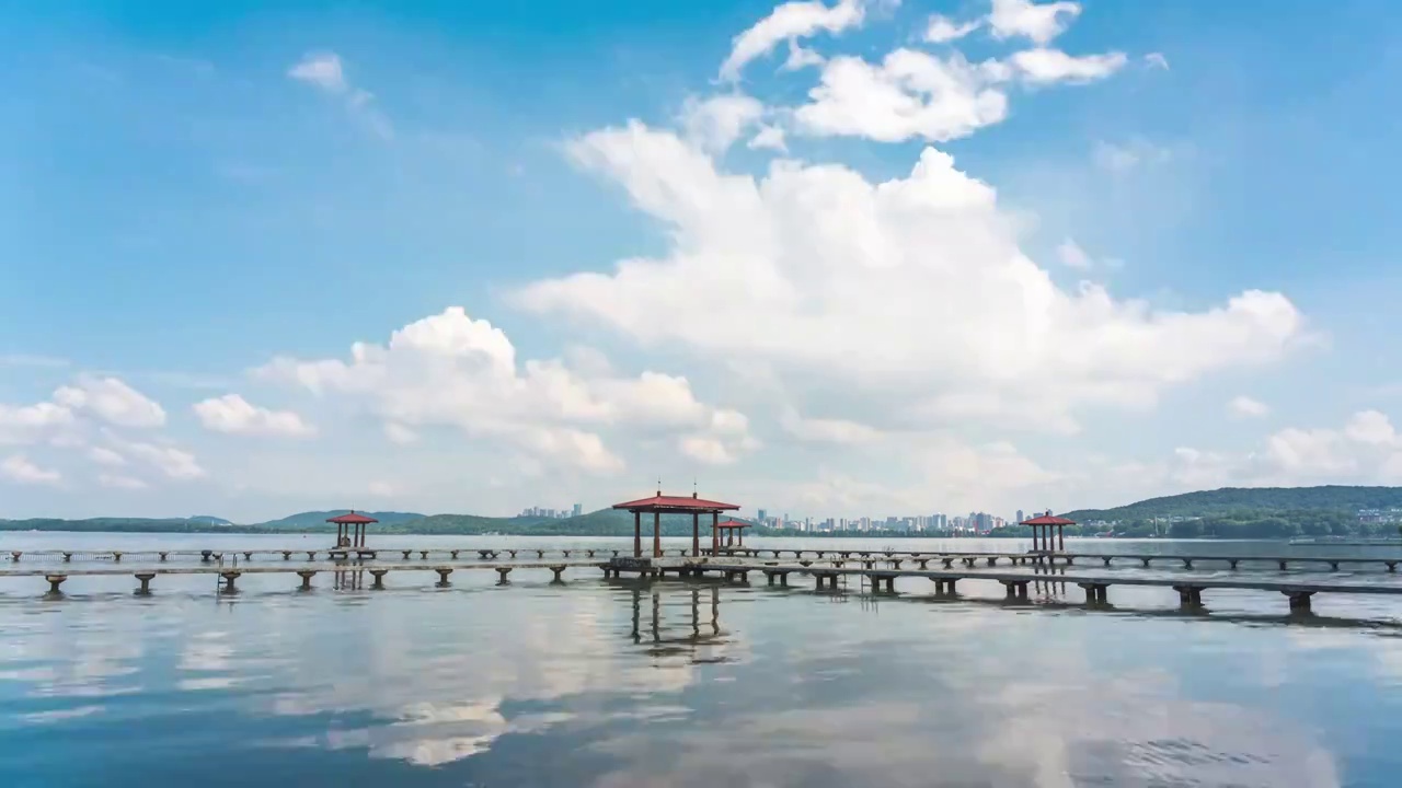 湖北武汉东湖听涛景区蓝天白云延时视频素材