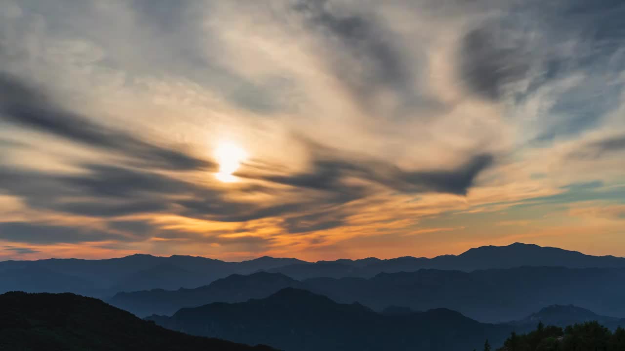 航拍北京房山百花山白草畔晚霞视频素材