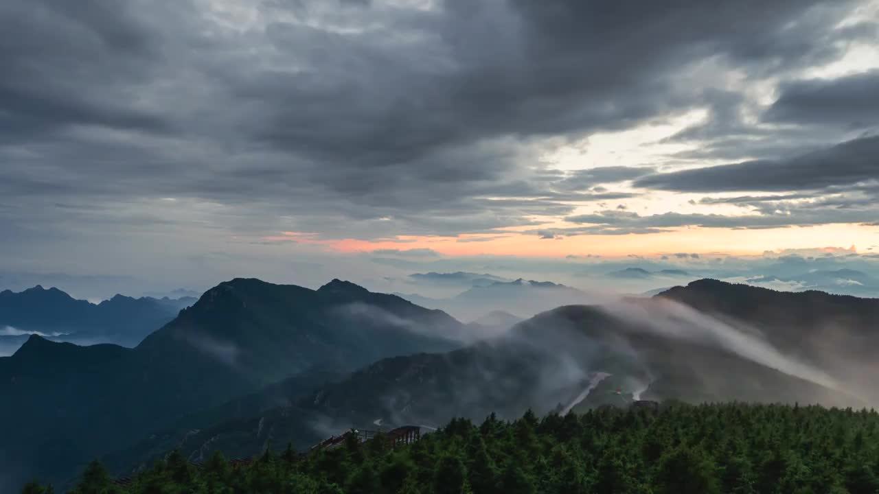 航拍北京房山百花山白草畔晚霞视频素材