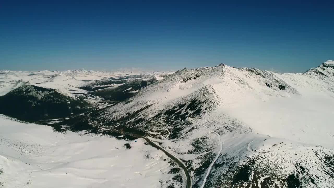 西藏拉林公路南迦巴瓦峰雪山航拍视频素材