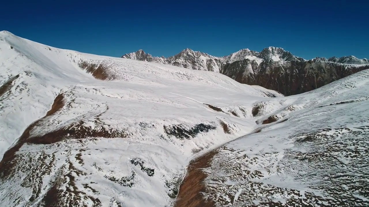 西藏拉林公路南迦巴瓦峰雪山航拍视频素材