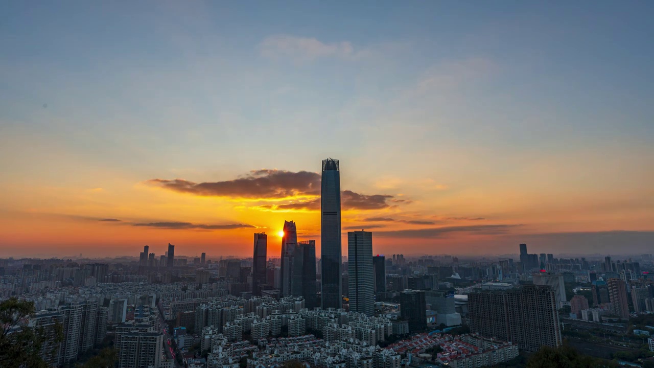 东莞旗峰山国贸延时日转夜视频素材