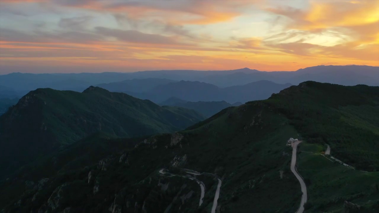 航拍北京房山百花山傍晚夕阳延时视频素材