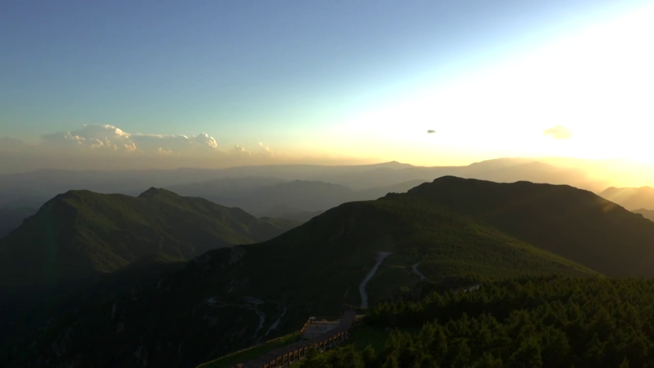 北京房山百花山傍晚云雾夕阳视频素材