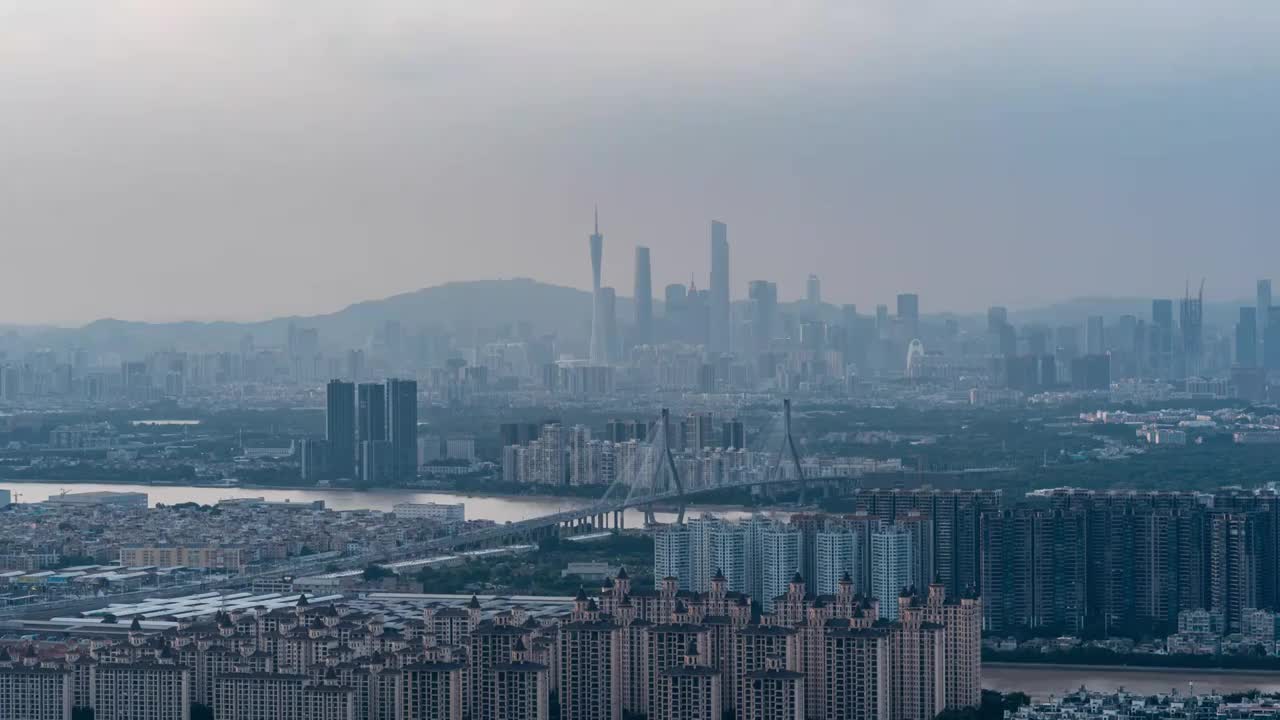 广州番禺大桥与珠江新城夜景视频素材