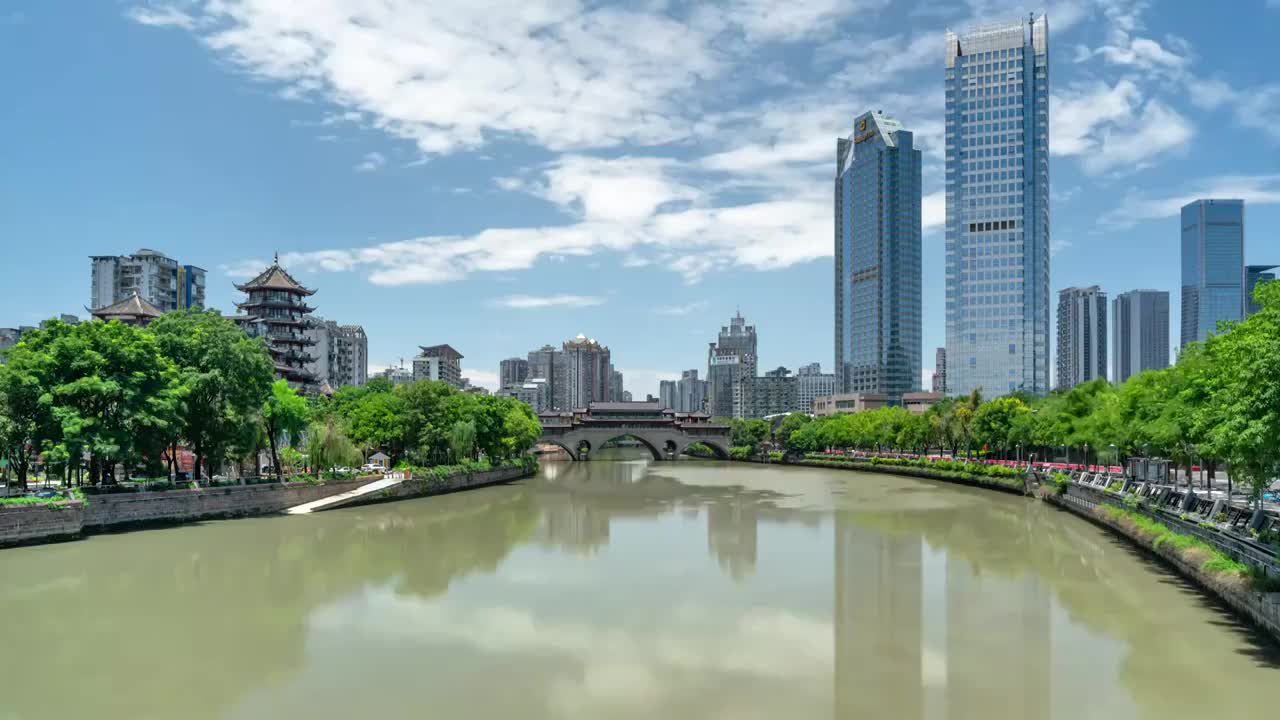 成都锦江区九眼桥安顺廊桥府南河城市风光白昼晴天延时4K分辨视频素材