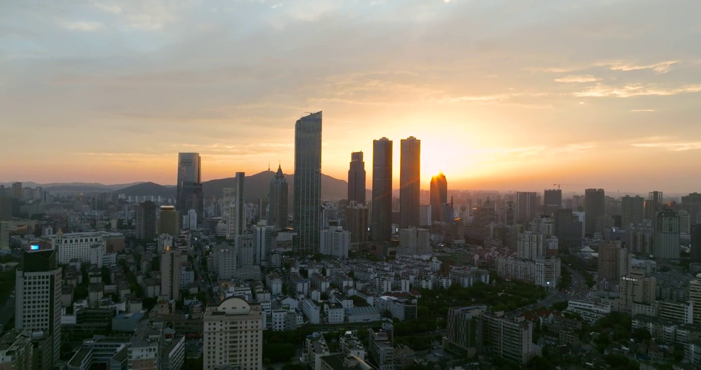 长三角地区江苏省无锡市城市建筑航拍日落风光视频素材