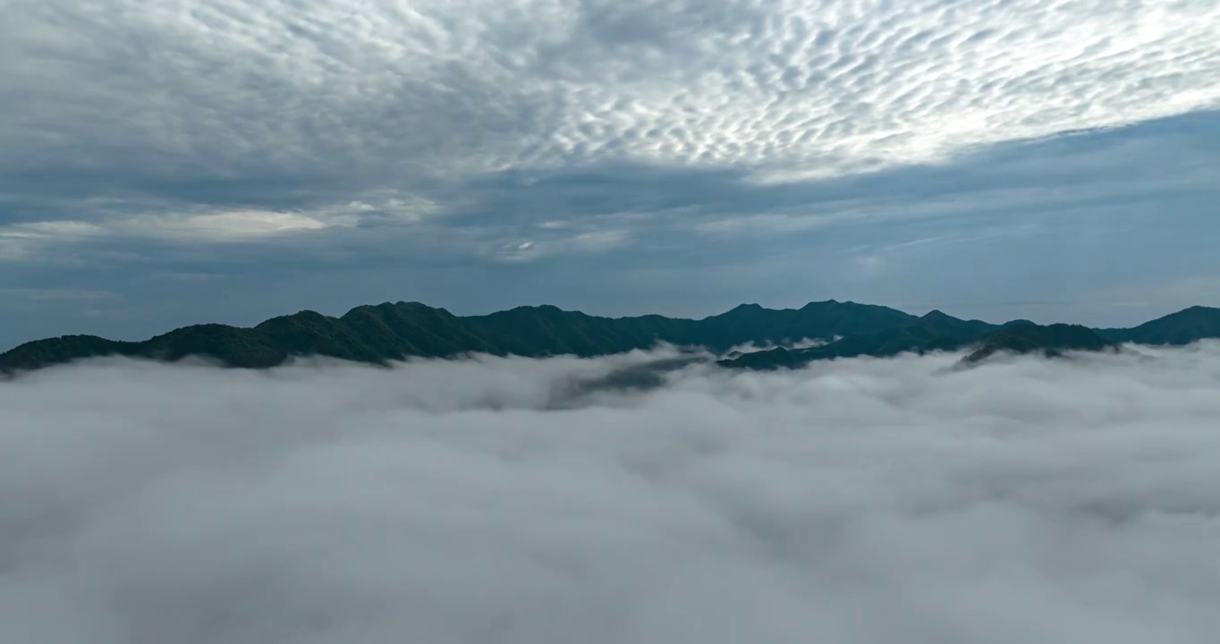 杭州：富春山夏季晨光云海视频素材