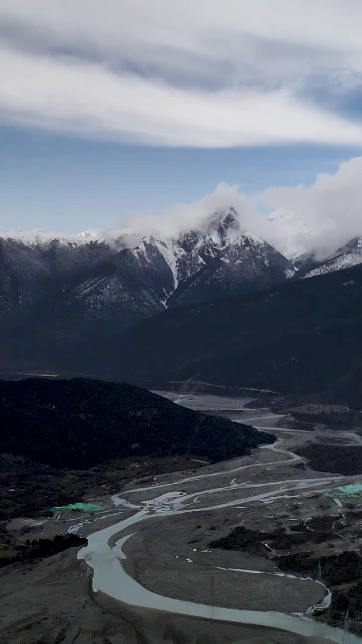 高清航拍西藏风景318国道视频素材