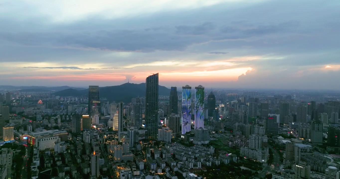 无人机航拍江苏省无锡市城市建筑日落晚霞风光视频素材