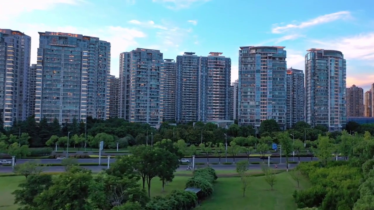 晚高峰下班回家车流空镜视频素材