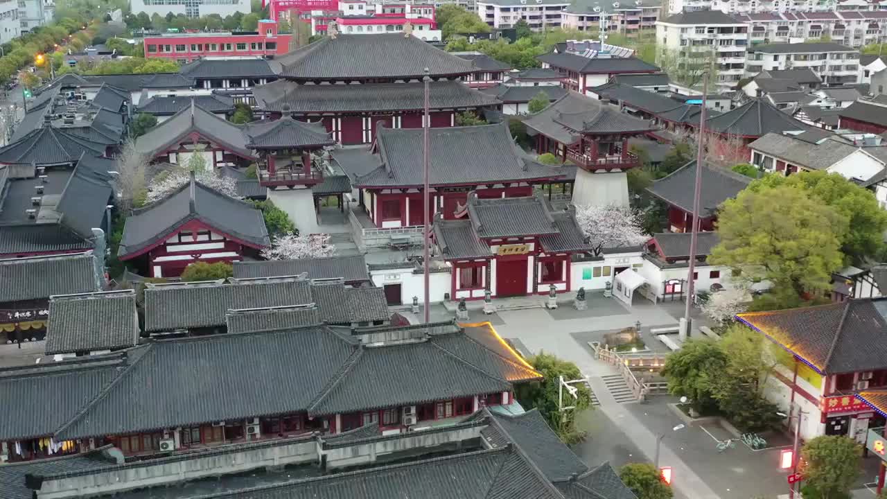 航拍上海城市文旅地标建筑景观——上海南翔古镇视频素材