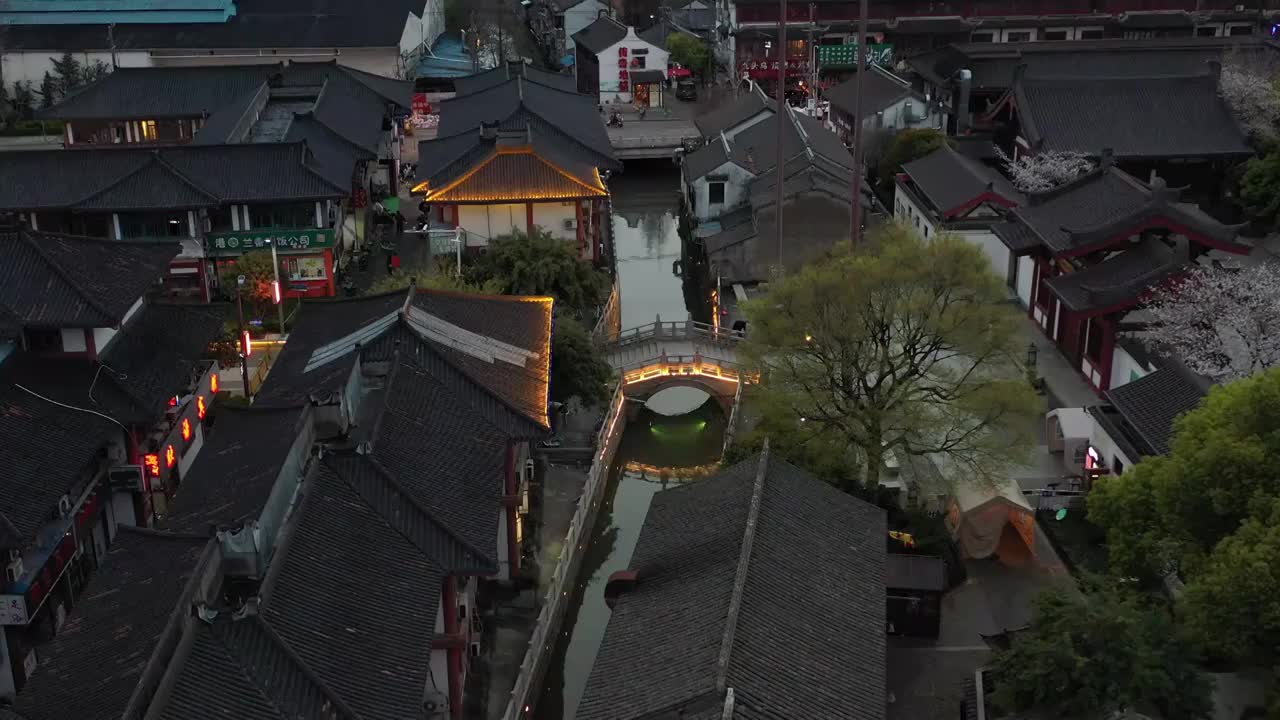 航拍上海城市文旅地标建筑景观——上海南翔古镇视频素材