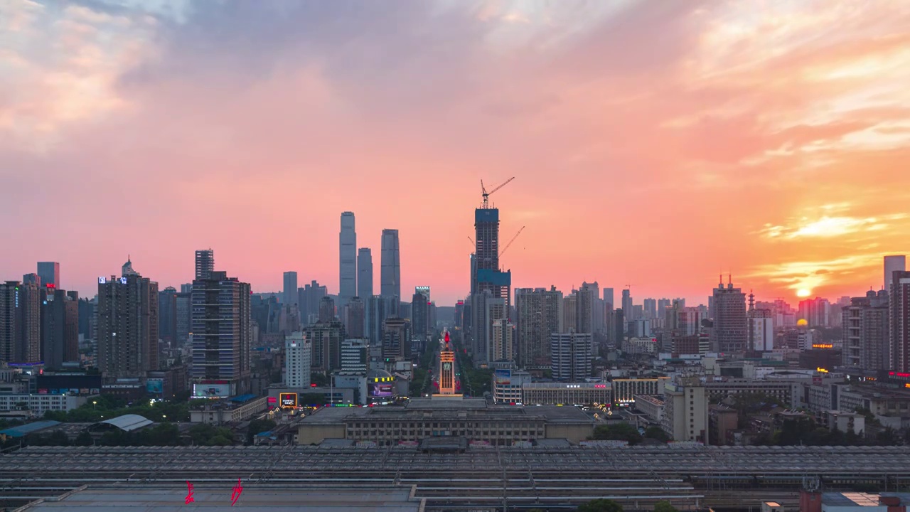 湖南省长沙市火车站日转夜延时，长沙晚霞延时视频素材