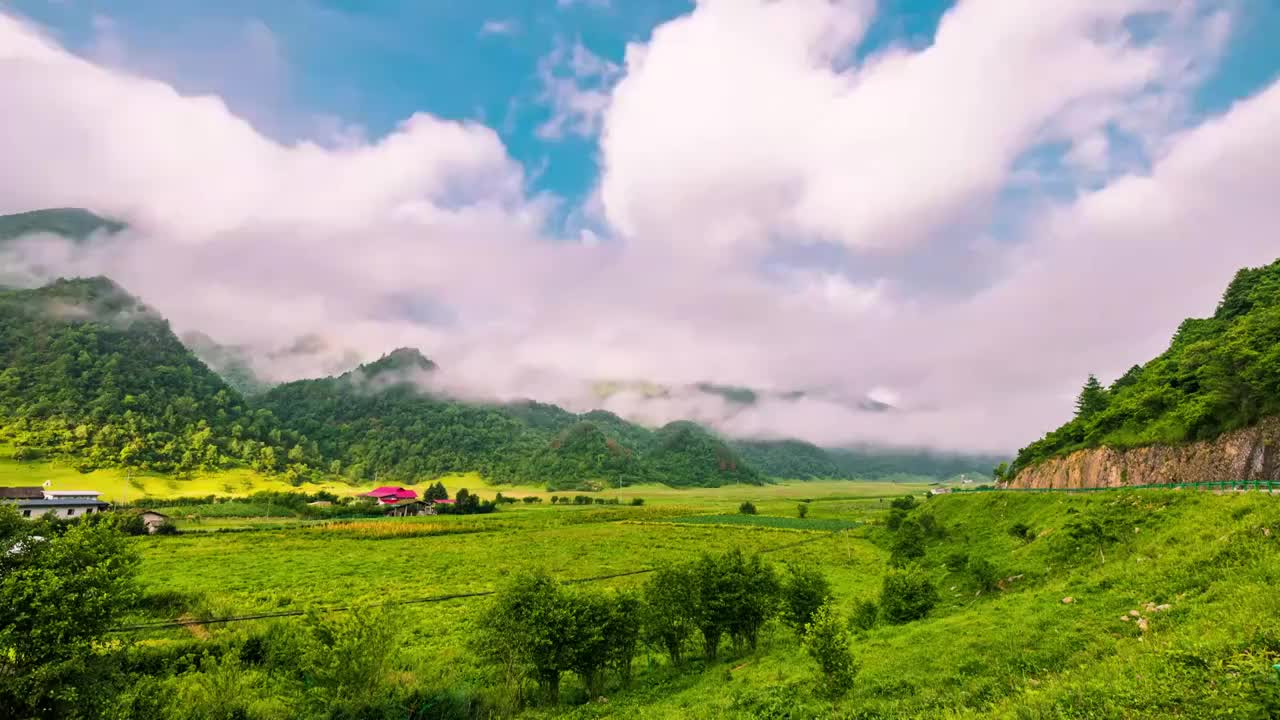 国家森林公园中国南方第一大高山草场重庆巫溪红池坝景区定位延时摄影视频素材