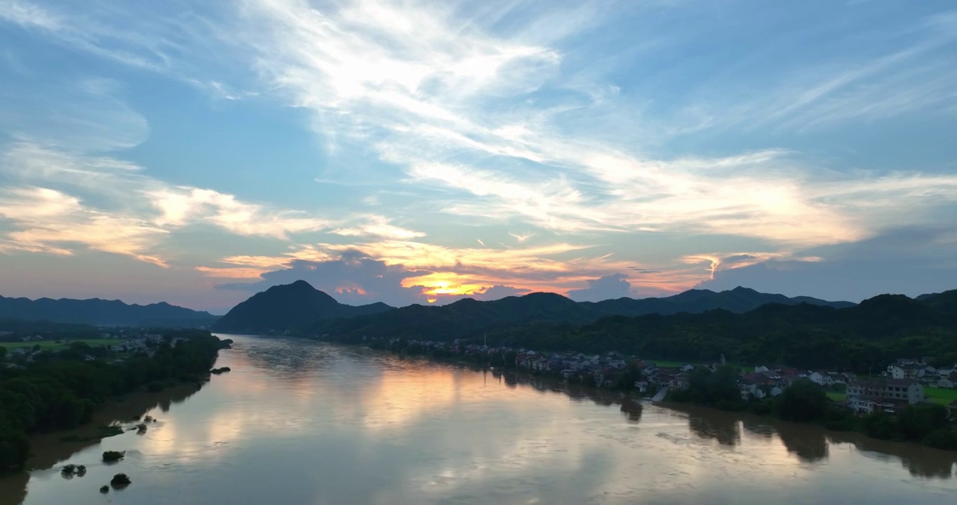 自然 宁静 天空 云,水 自然美 反射 风景 日出视频素材