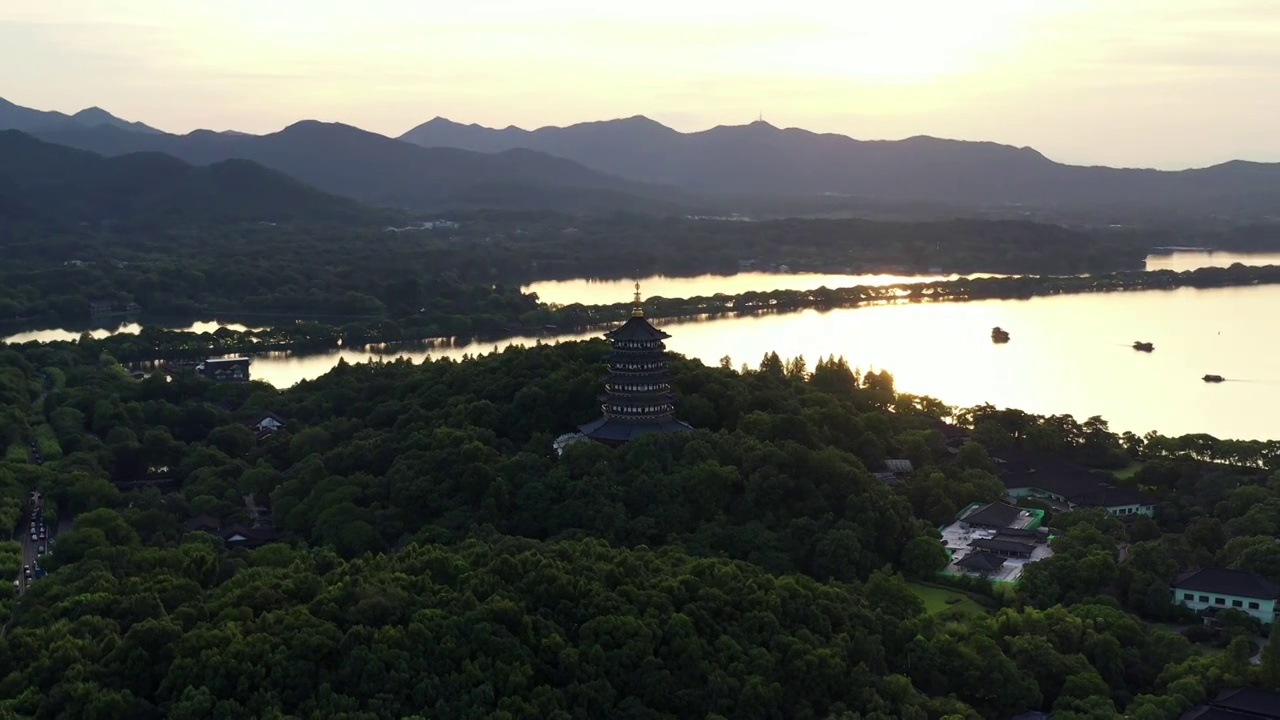 杭州西湖雷峰塔日落航拍视频素材