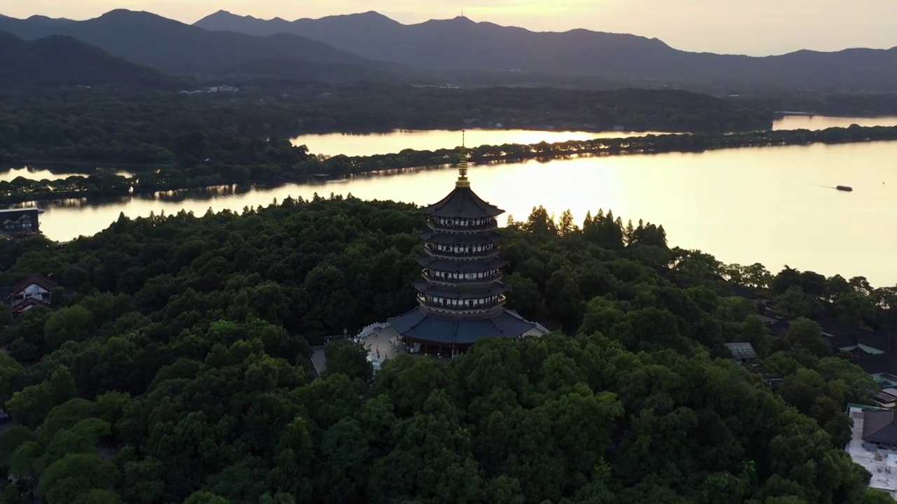 杭州西湖雷峰塔日落航拍视频素材