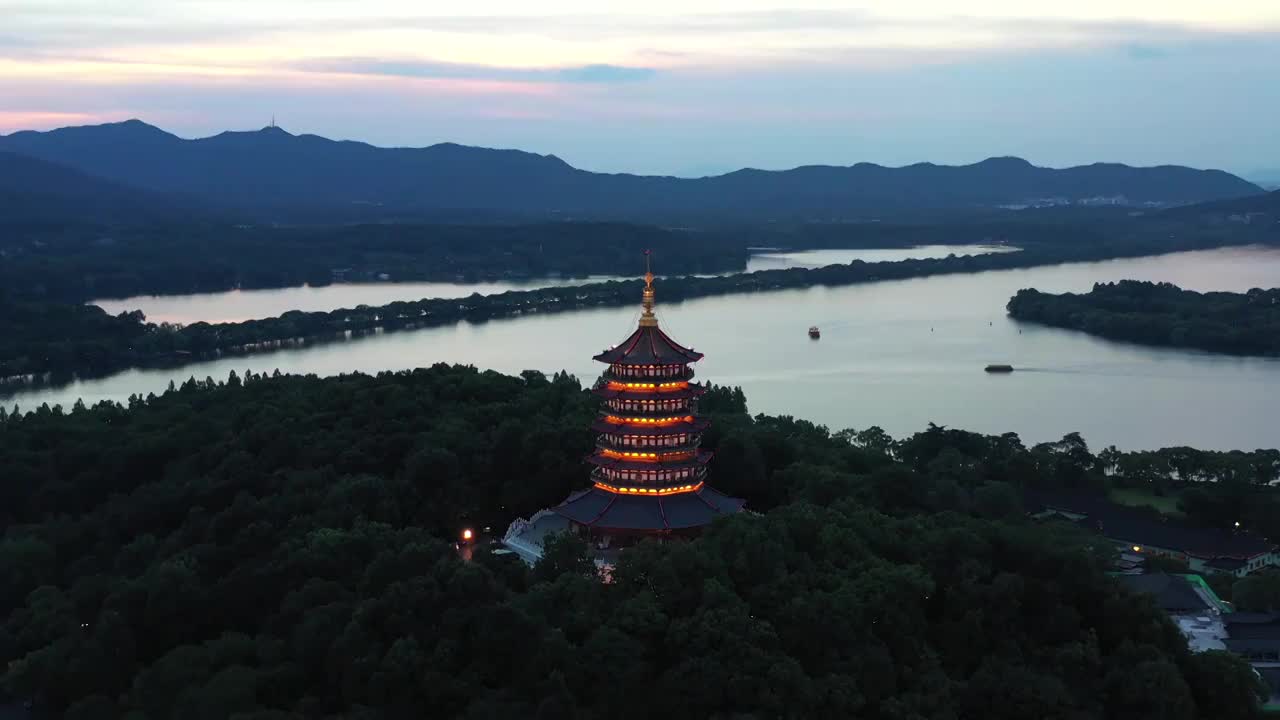 杭州西湖雷峰塔日落航拍视频素材