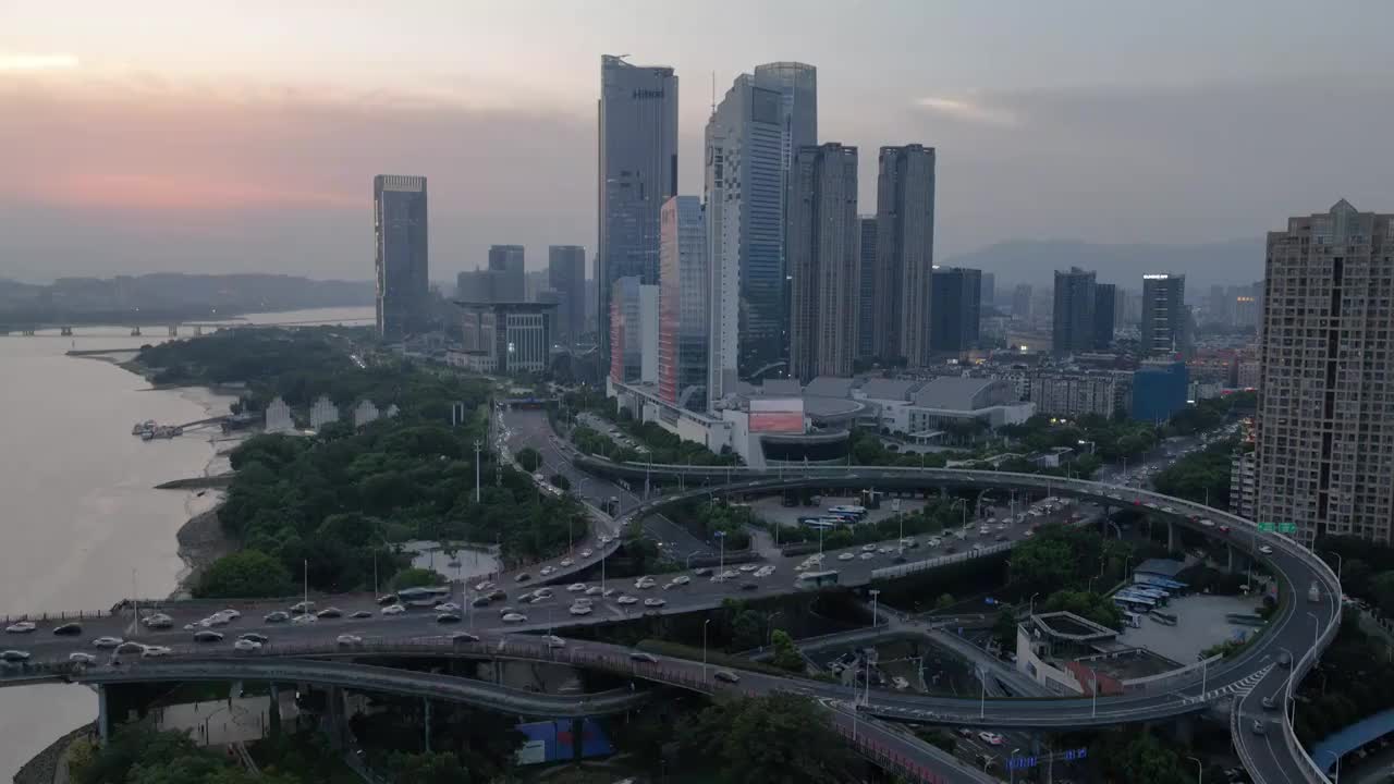 福州城市中心CBD江滨傍晚城市夜景变化视频素材