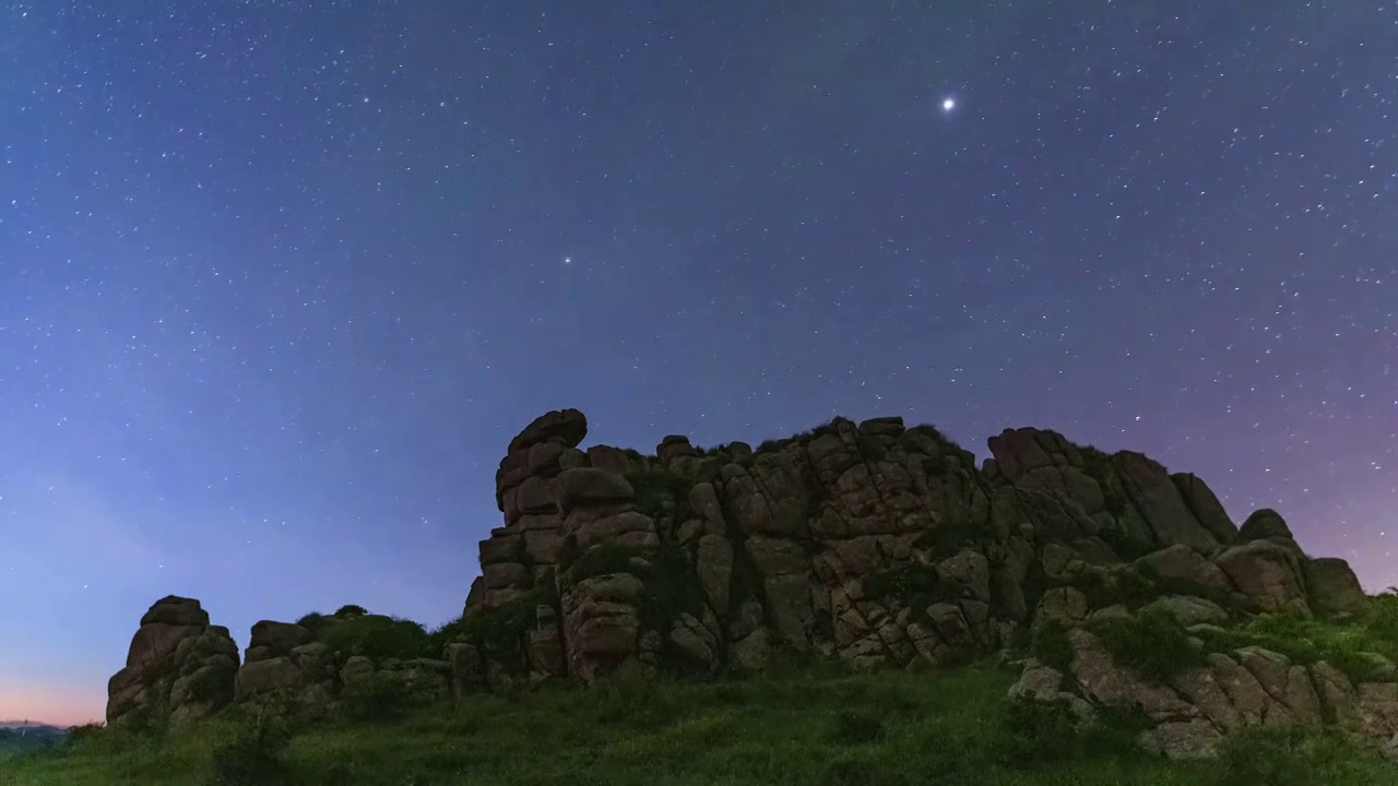 赤城冰山梁小暑节气的璀璨星空视频素材