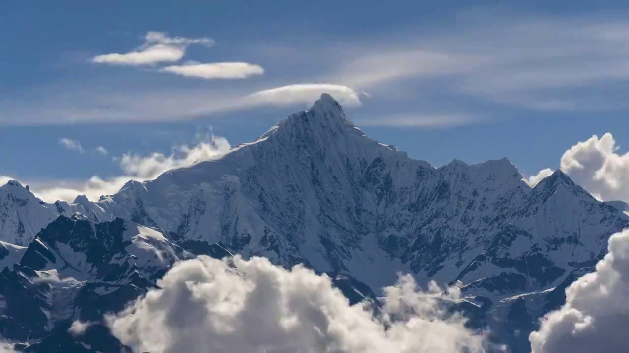 梅里雪山卡瓦格博峰延时摄影视频素材