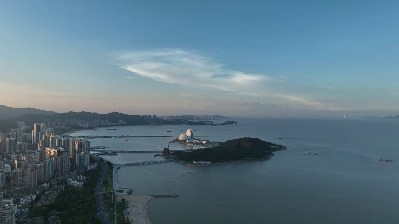 广东省珠海市香洲区珠海大剧院珠海渔女香炉湾航拍视频素材