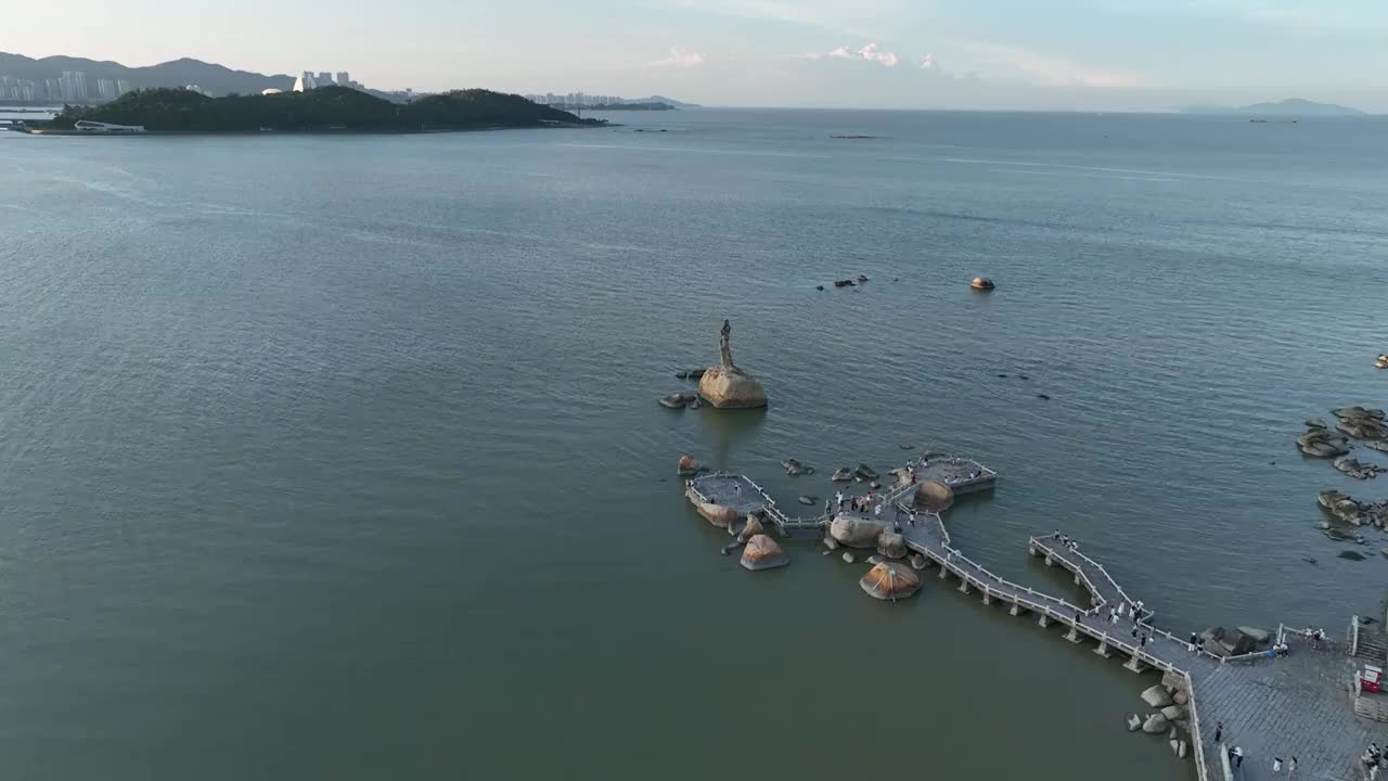 广东省珠海市香洲区珠海大剧院珠海渔女香炉湾航拍视频素材