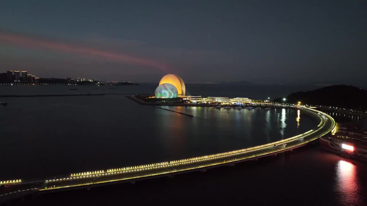 广东省珠海市香洲区珠海大剧院珠海渔女香炉湾航拍视频素材