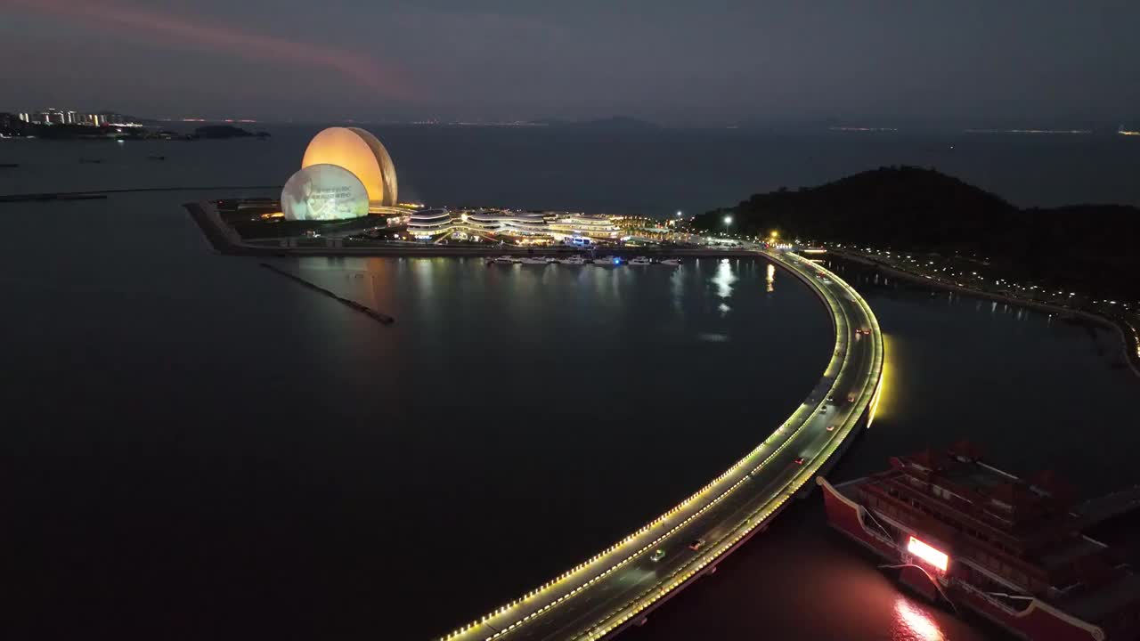 广东省珠海市香洲区珠海大剧院珠海渔女香炉湾航拍视频素材