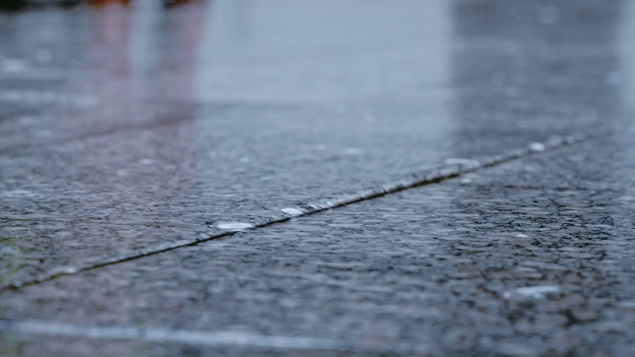 雨中的地面视频素材