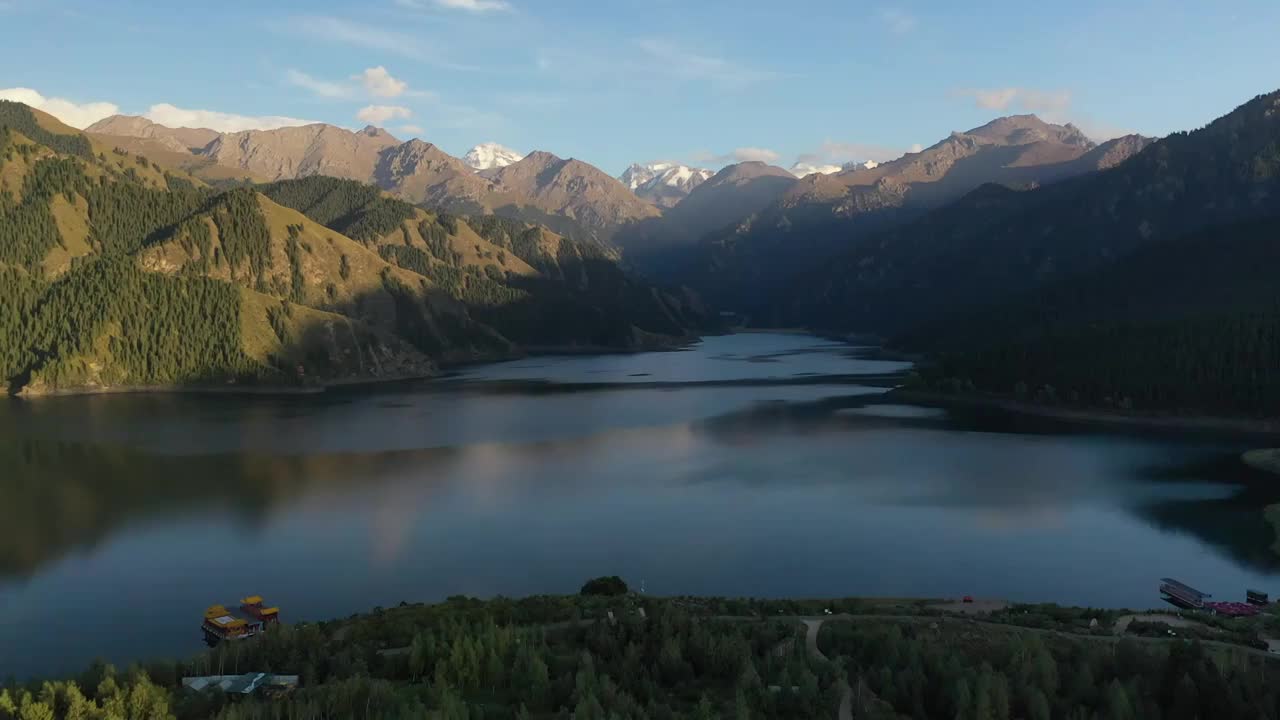 新疆博格达峰天山天池自然风光航拍视频素材