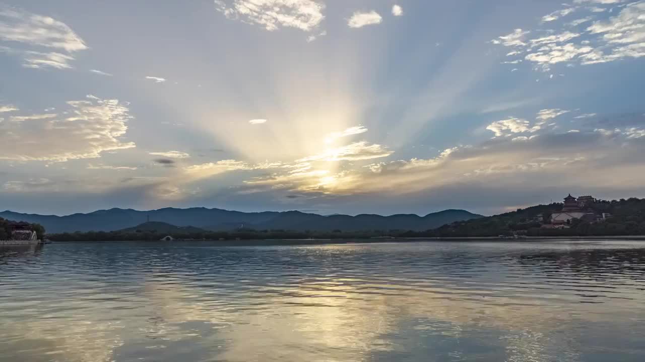 雨后颐和园昆明湖日落霞光视频素材