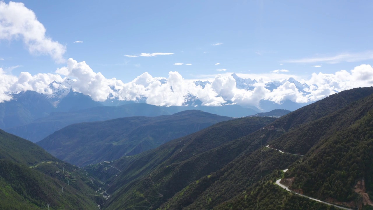 梅里雪山山谷航拍视频素材