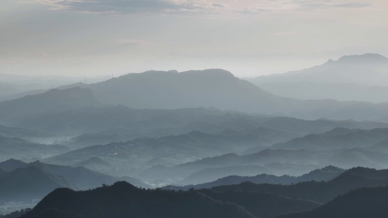 清晨日出的山脉水墨画中国风景视频素材