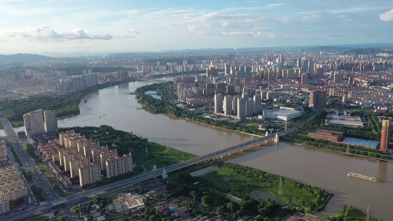 航拍夏天汛期吉林市城市风光视频素材