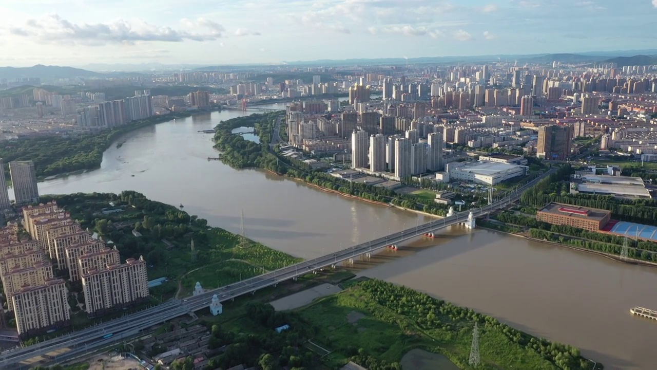 航拍夏天汛期吉林市城市风光视频素材