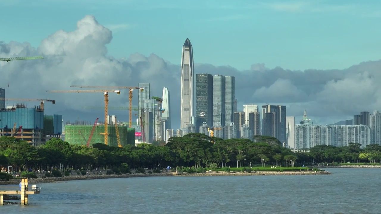 深圳湾福田CBD建筑群云层视频素材