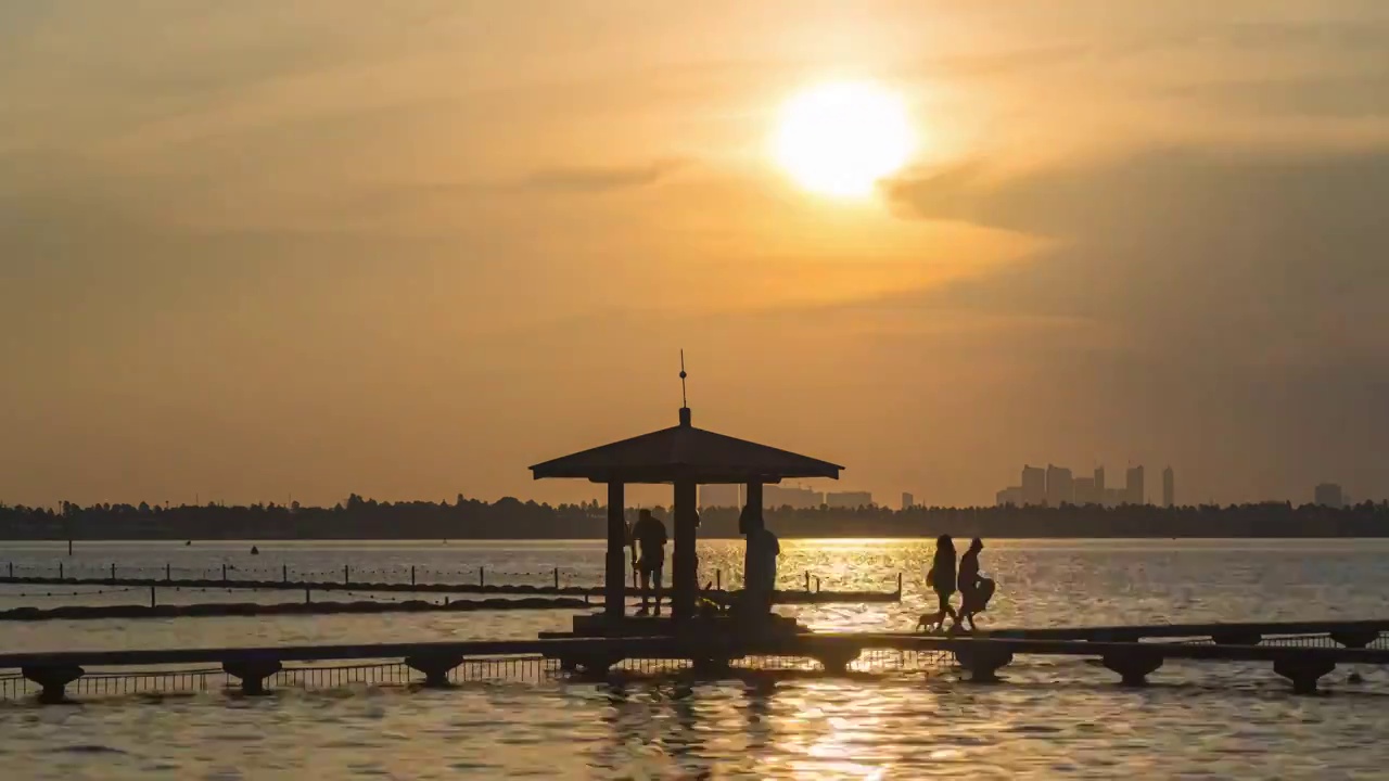 湖北省武汉市东湖景区听涛日出延时摄影视频素材