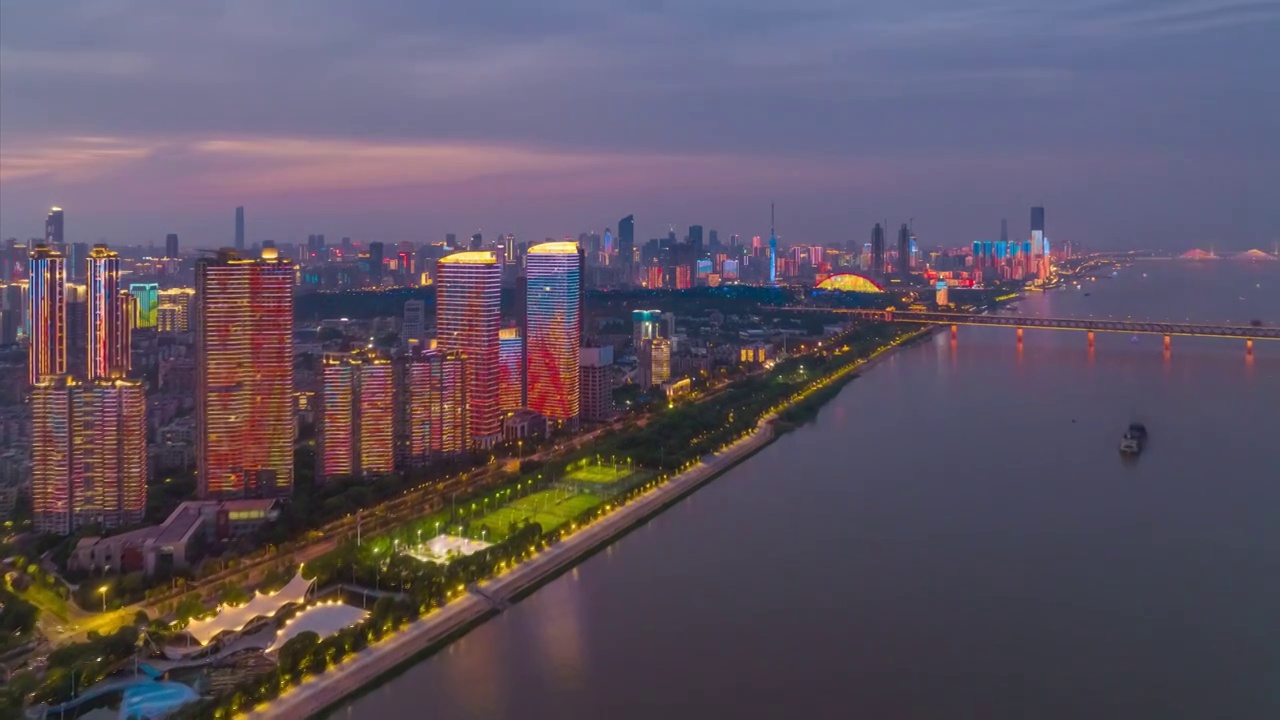 武汉夏日都市天际线夜景航拍风光视频素材