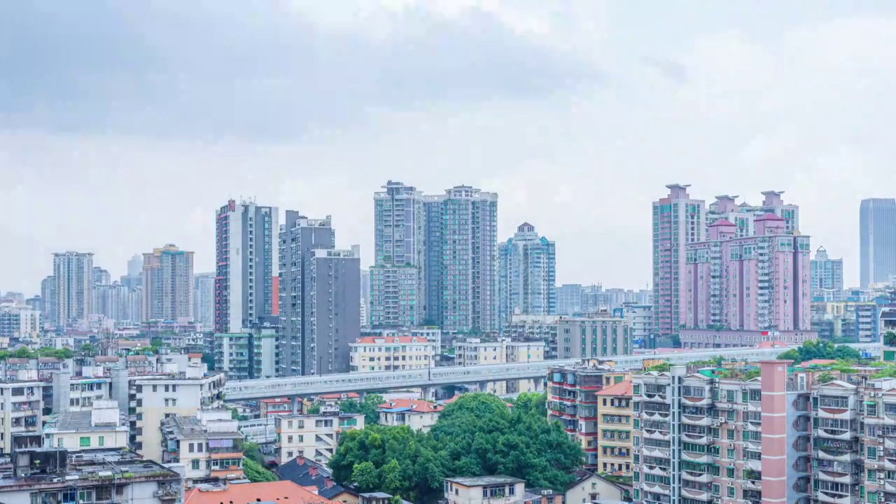 广州城市建筑雨天乌云延时摄影视频素材