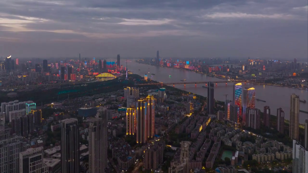 武汉夏日城市天际线夜景航拍风光视频素材