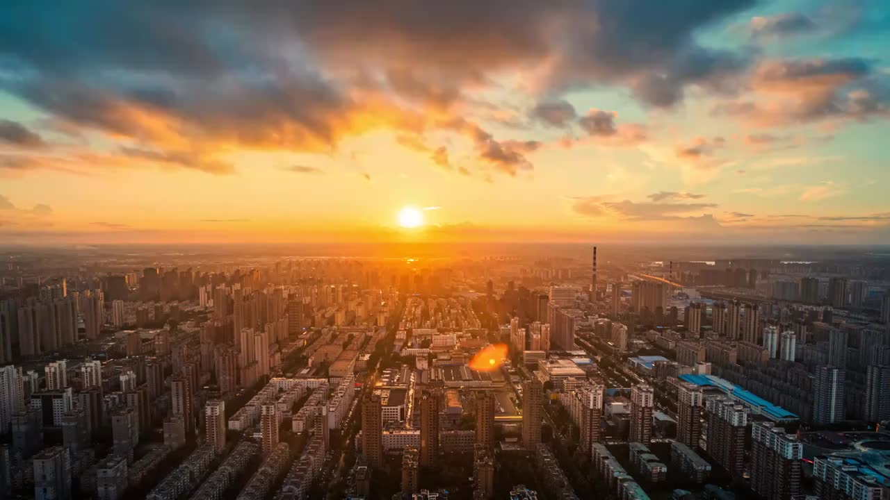 中国辽宁沈阳铁西区城市风景航拍日落晚霞视频素材