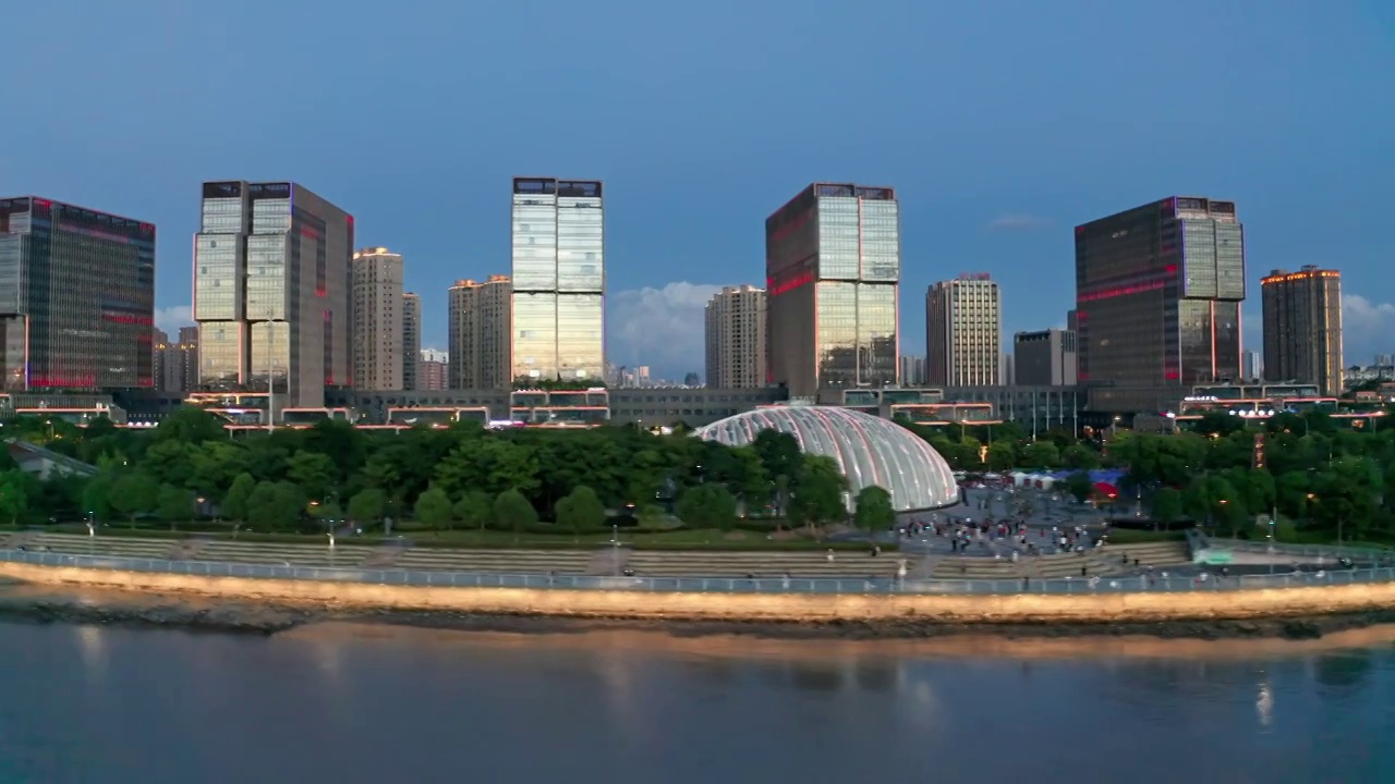 浙江省宁波市三江口老外滩夜景航拍视频素材