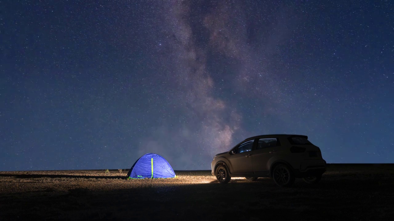 银河星空下露营延时视频素材