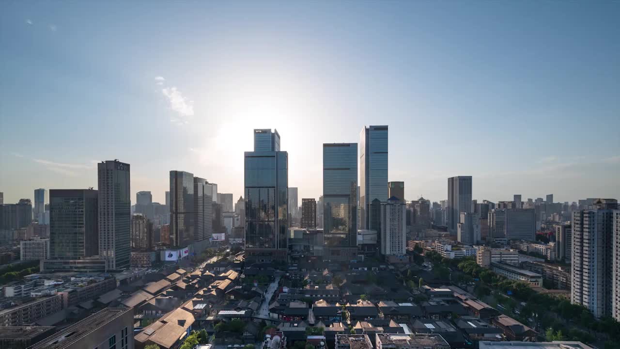 成都太古里IFS黄昏日落和夜景，高视角城市风光延时摄影视频素材