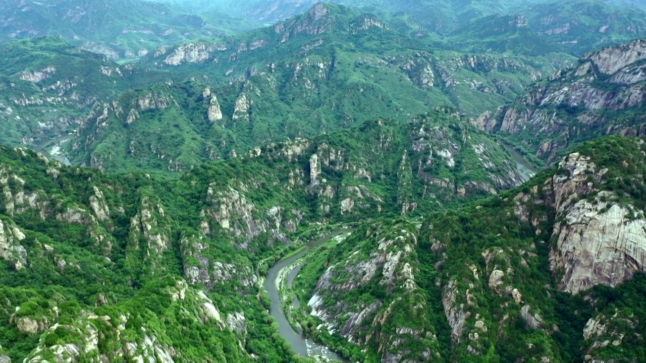 航拍夏季北京怀柔云蒙山国家森林公园视频素材