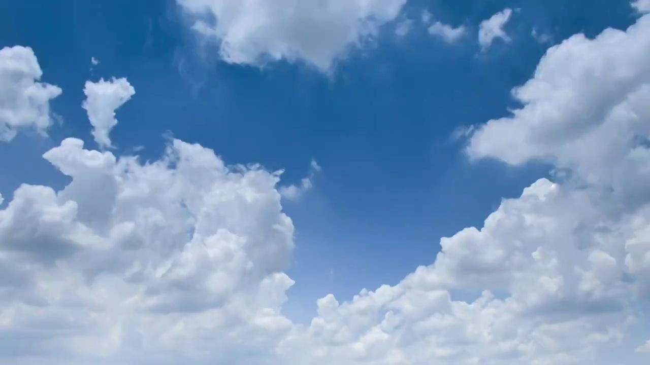 晴空下的积雨云延时视频下载